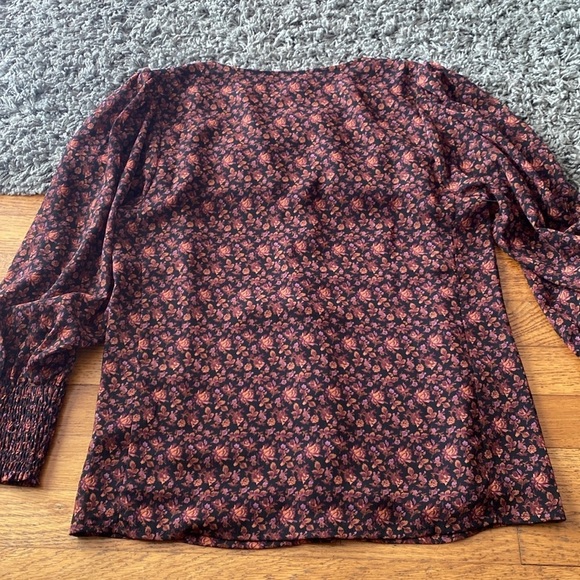 Madewell (Re)sourced Georgette Smocked-Cuff Button-Front Top in Orchard Floral - Picture 13 of 16